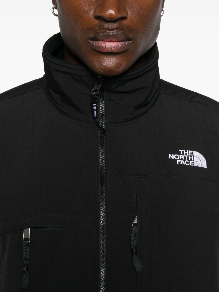 Jacheta The North Face neagra din nylon si poliester reciclat - Img 5