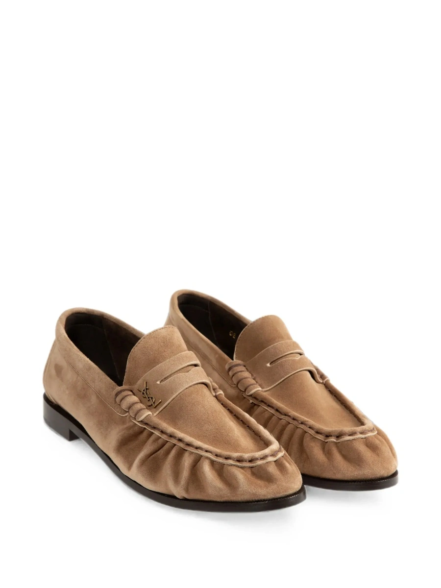 Mocasini 'Le Loafer' Beige Loafers with Hand-Stitched Moc Toe and Cassandre Plaque in Suede for Women - Img 5