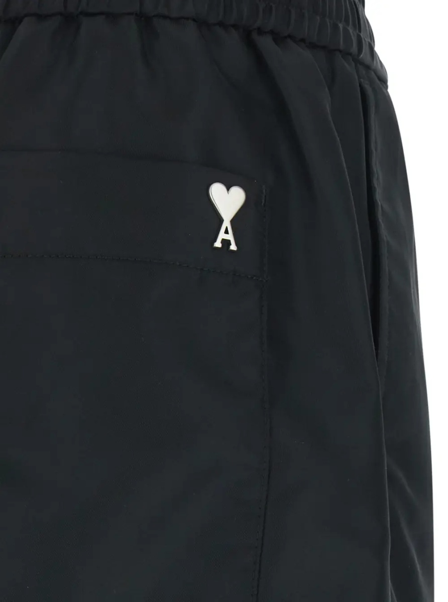 Pantaloni Black Shorts with Elastic Waist and AMI de Coeur Detail on the Back in Tech Fabric Man - Img 3