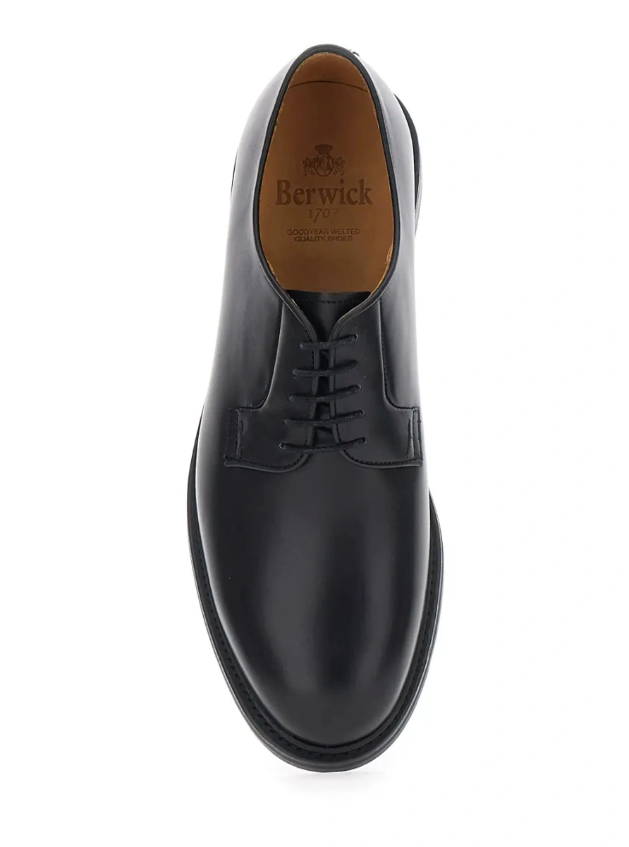 Pantofi Black lace-up shoe with rounded toe and front laces in leather for men - Img 4