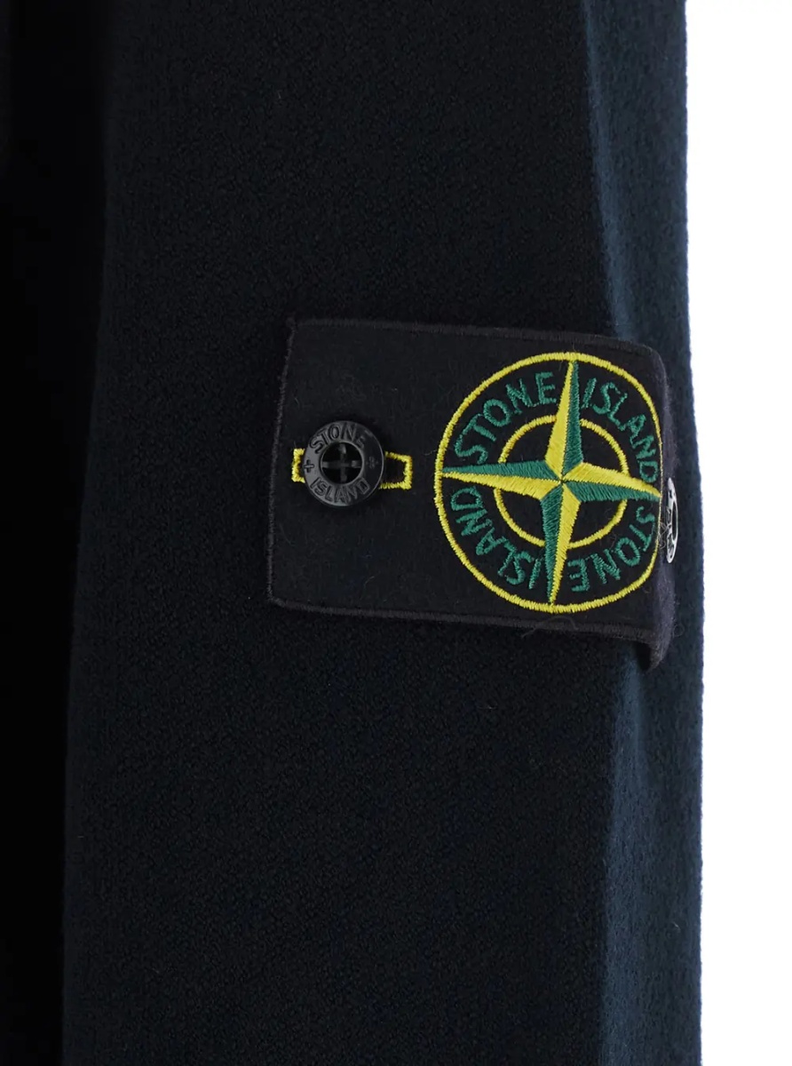 Pulover black crew neck sweater with logo patch on the sleeve in wool Blend men - Img 3