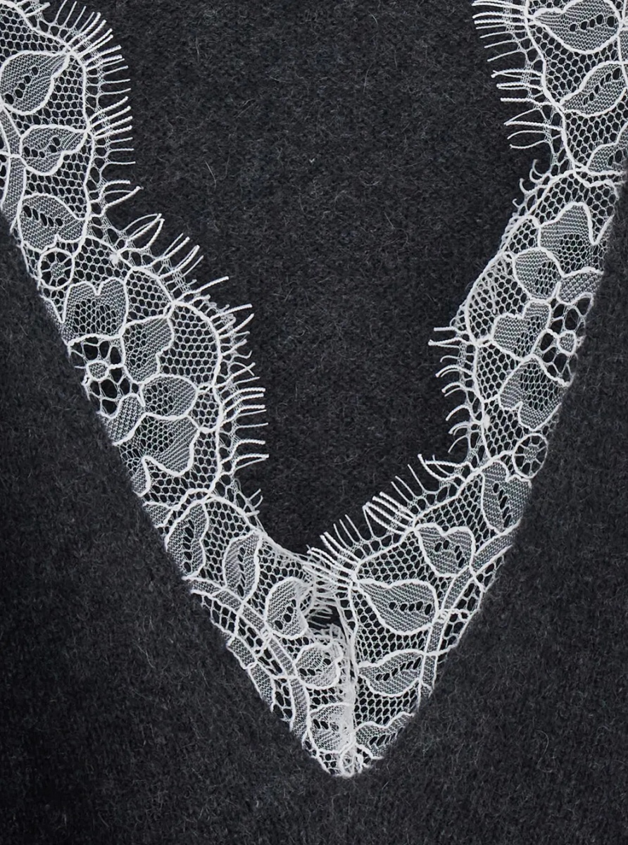 Pulover 'Leyla' Grey Sweater with V-neck and lace details in cashmere for women - Img 3