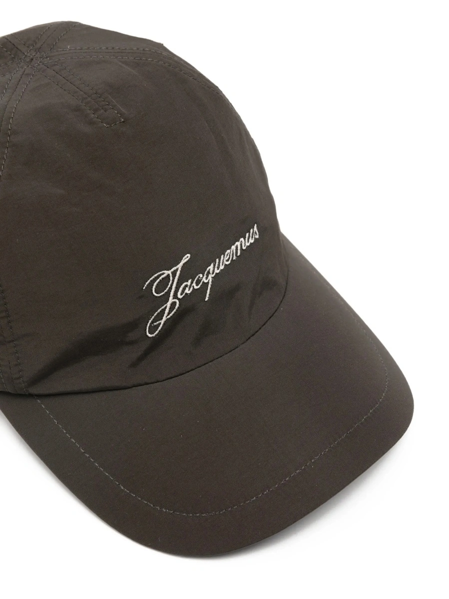 Sapca 'La Casquette Balluchon' Brown Baseball Cap with Logo Lettering on the Front and Rear Drawstring Closure in Cotton Man - Img 5
