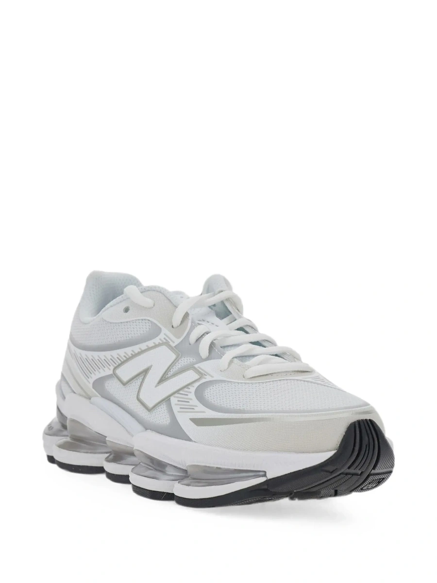 Sneakers New Balance albi din piele si material textil '2000' - Img 5