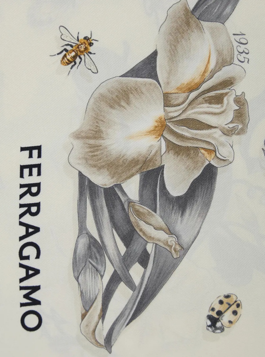 Esarfa Beige Scarf with all-over Floral Print in Silk for Women - Img 3