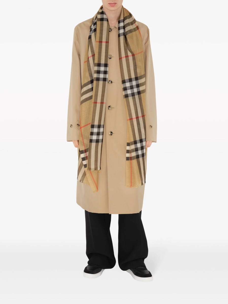 Esarfa Burberry neutra - Img 3