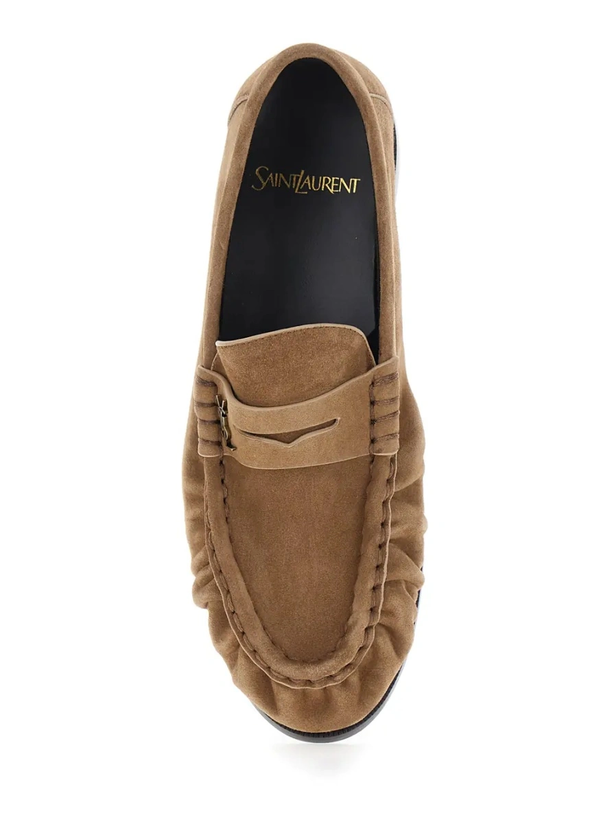 Mocasini 'Le Loafer' Beige Loafers with Hand-Stitched Moc Toe and Cassandre Plaque in Suede for Women - Img 4