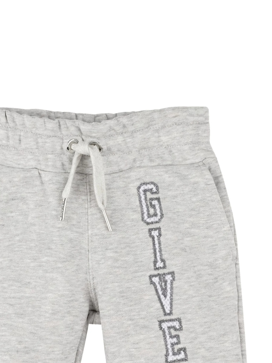 Pantaloni scurti Givenchy gri - Img 3