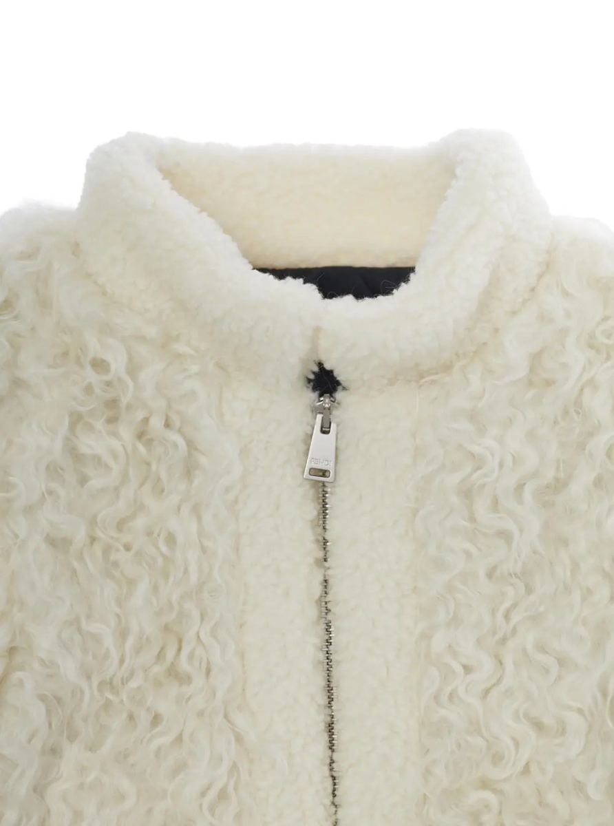 Sacou VEST Ivory with high collar and front zip closure, logo patch, side pockets, unisex - Img 3