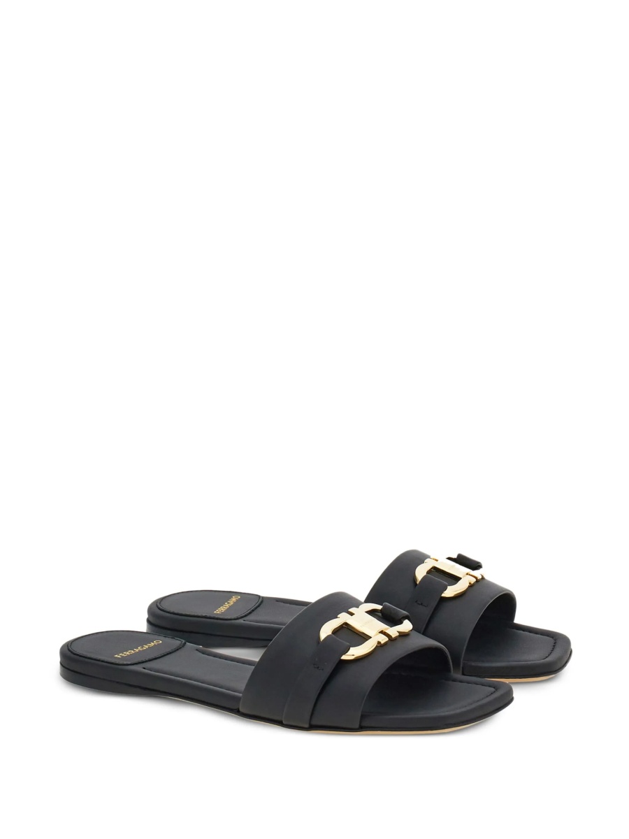 Slapi Ferragamo gancini negri din piele - Img 2