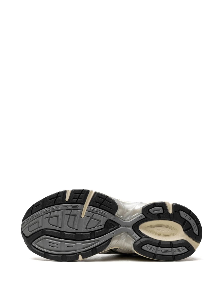 Sneakers ASICS gri din plasa - Img 4