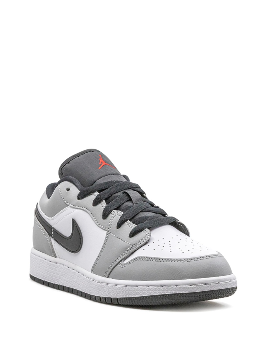 Sneakers Jordan gri din piele - Img 2