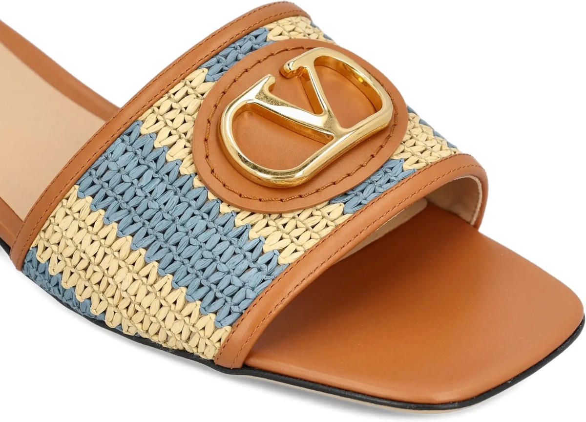 VLogo Signature raffia slide Sandals - Img 7