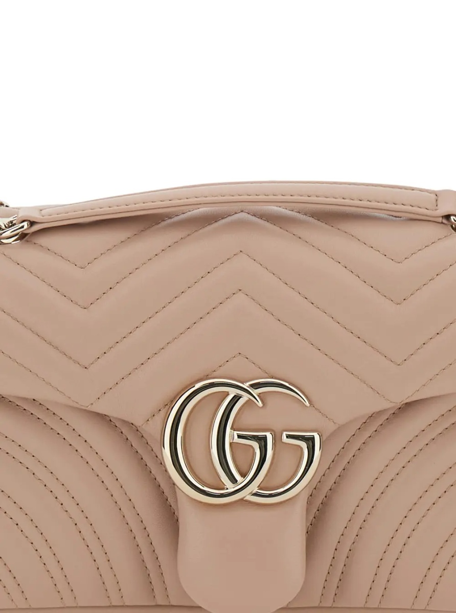 Geanta de umar GG Marmont Shoulder Bag with Adjustable Chain Strap and GG Plaque on Front in Pink Leather for Women - Img 3