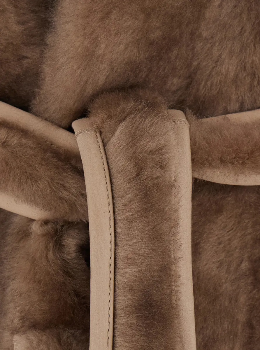 Palton 'Davos' Beige Shearling Coat with Belt Closure in Fur for Women - Img 3