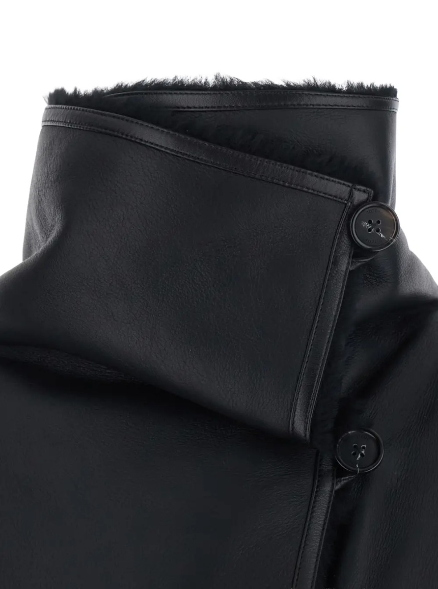 Palton TOTÊME Black Coat with removable fur collar and button closure on the front in leather for women - Img 4