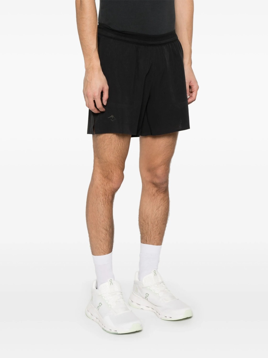 Pantaloni scurti ASICS negri din poliester reciclat si spandex/elastan - Img 3