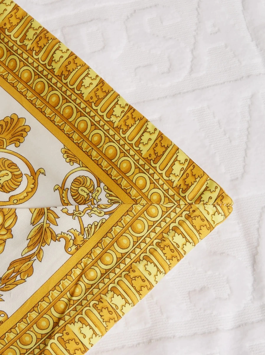 Prosoape Towel with Baroque Print Profiles in White Cotton Unisex - Img 7