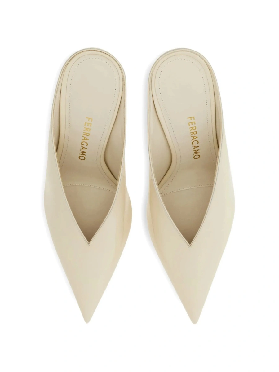 Sandale cu toc Ferragamo albe din piele - Img 6