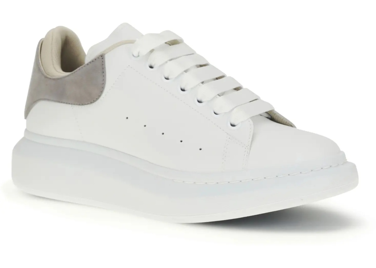 Sneakers Oversized Sneakers with suede heel tab - Img 2