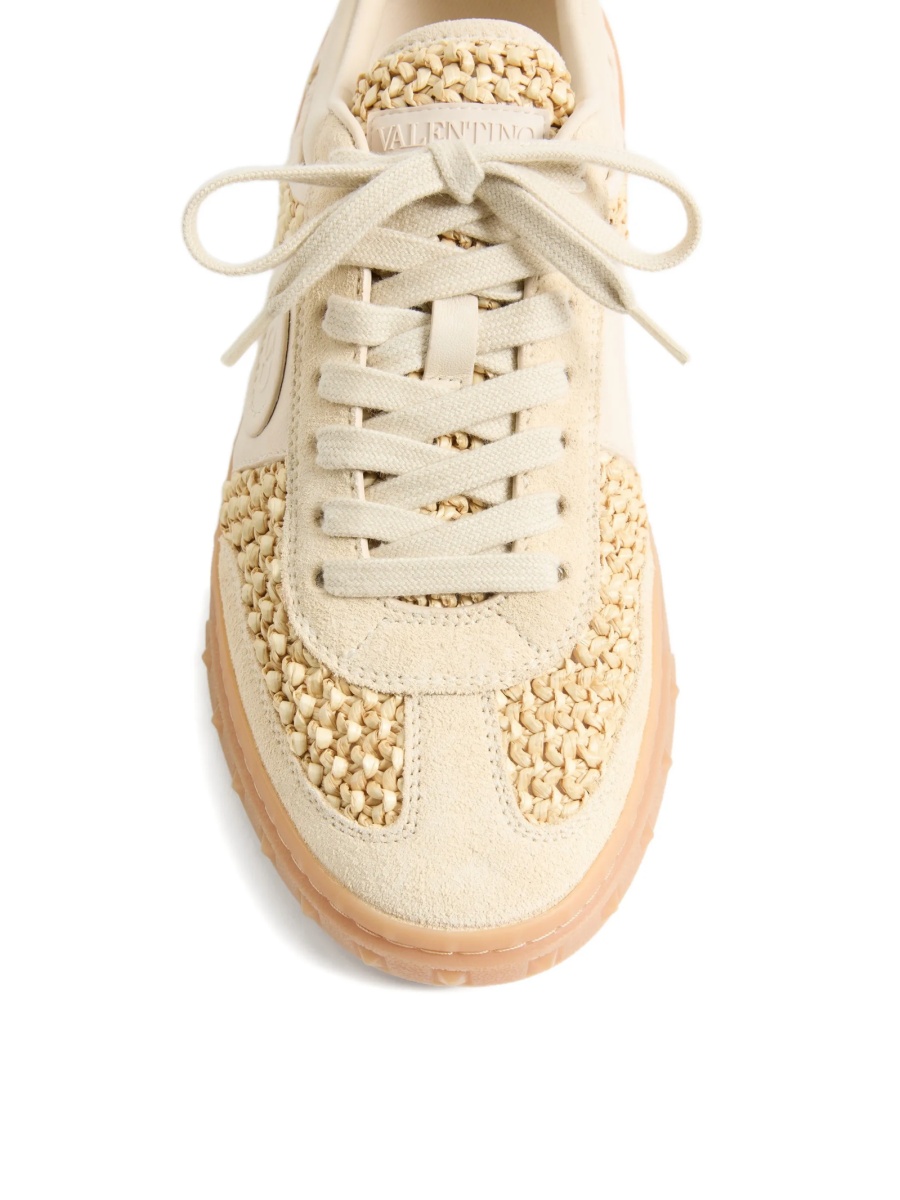 Sneakers Valentino Garavani neutri din rafie si piele intoarsa - Img 5