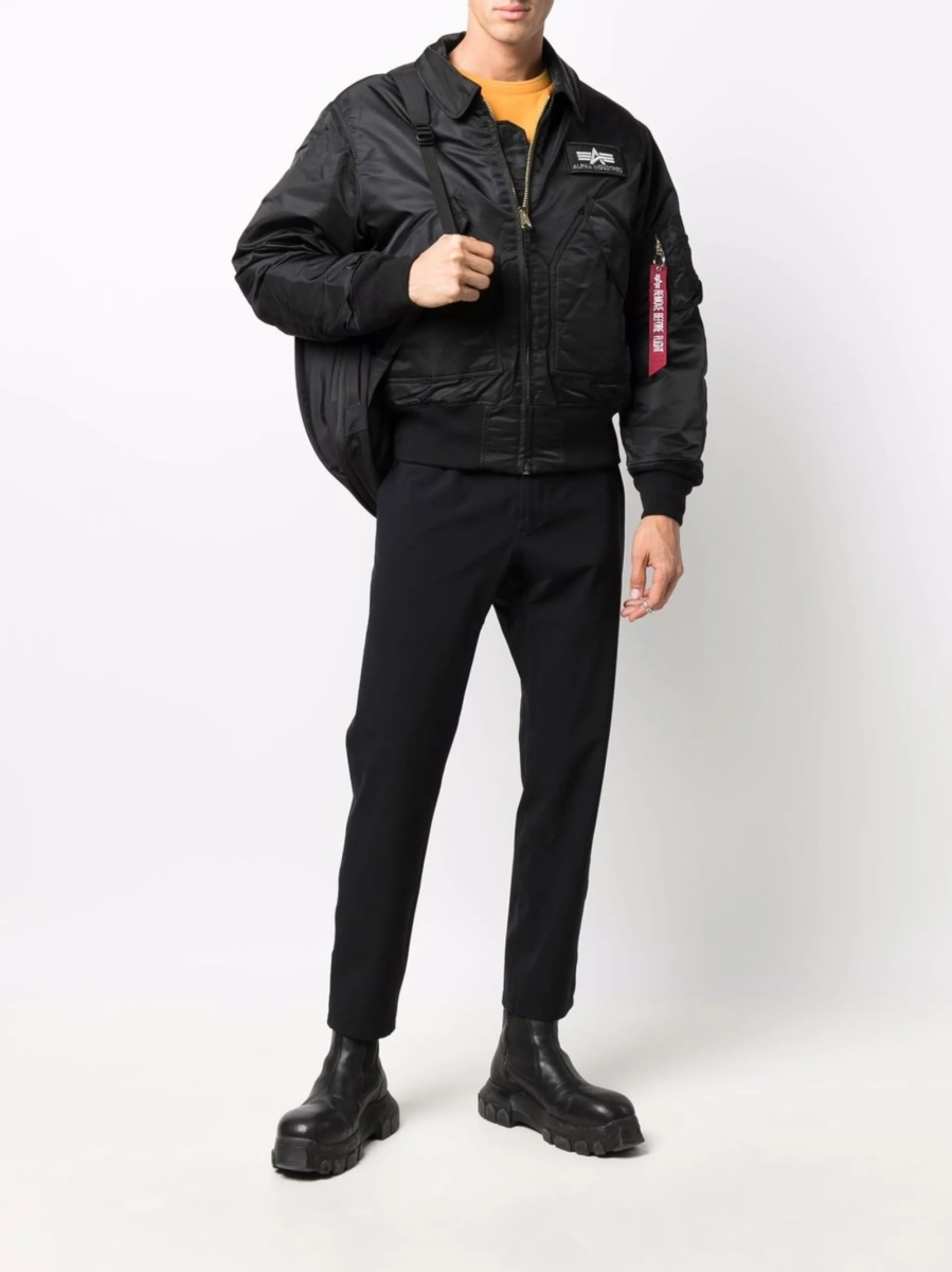 Bomber jacket Alpha Industries neagra din nylon - Img 2