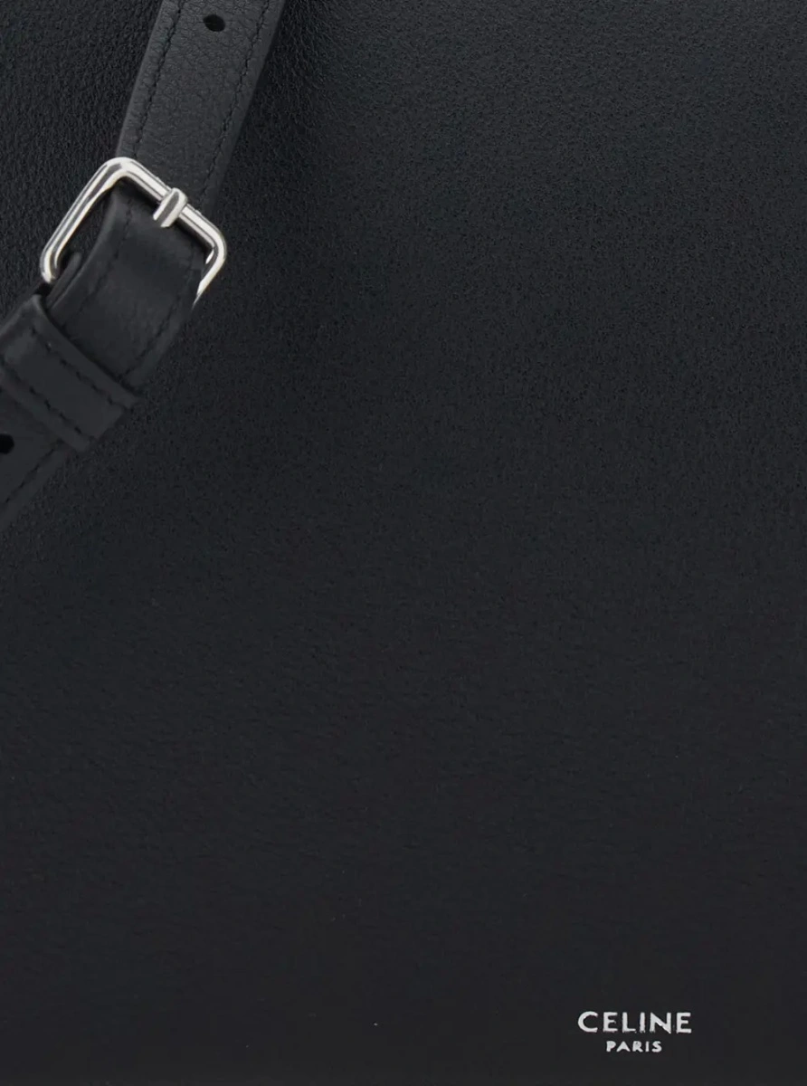 Geanta de umar Black Crossbody bag with Adjustable Strap and Logo lettering on the Front in Leather for Men - Img 3