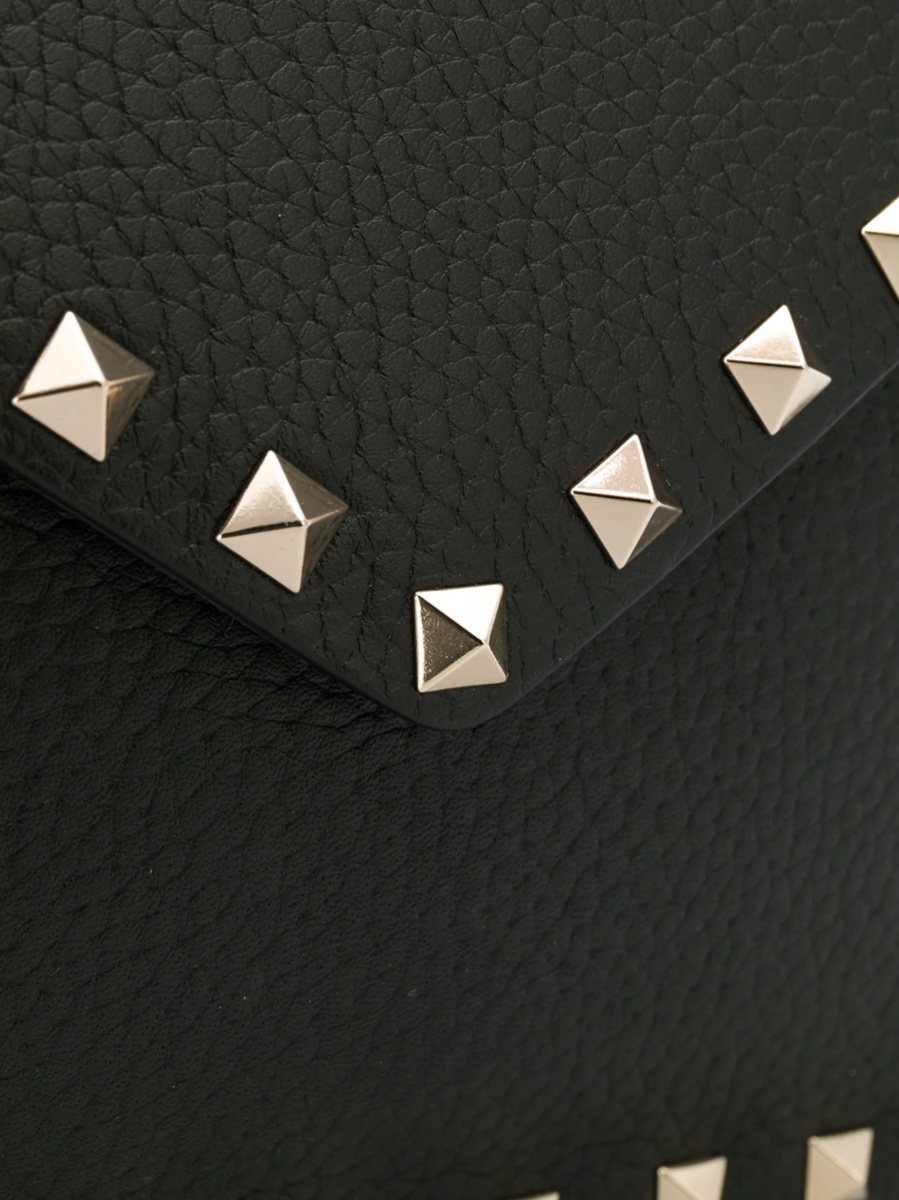 Geanta plic Valentino Garavani Rockstud neagra din metal si piele - Img 4