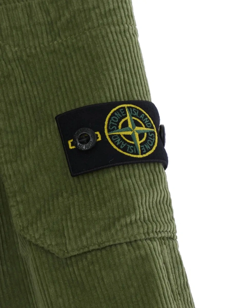 Pantaloni Stone Island verzi din bumbac - Img 3
