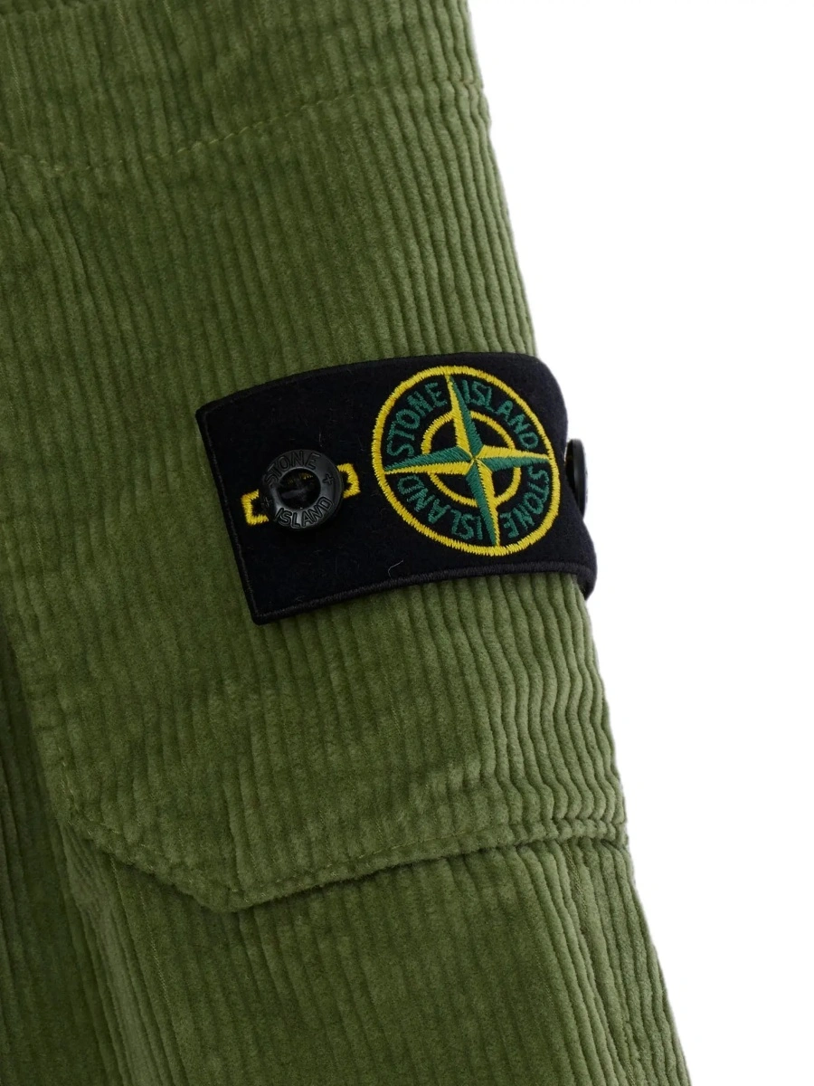 Pantaloni Stone Island verzi din bumbac - Img 5