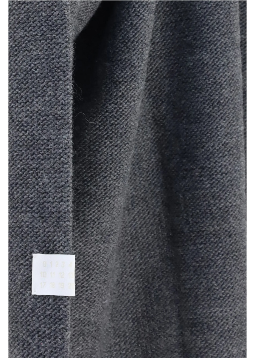 Pulover Oversized V-neck Sweater - Img 3