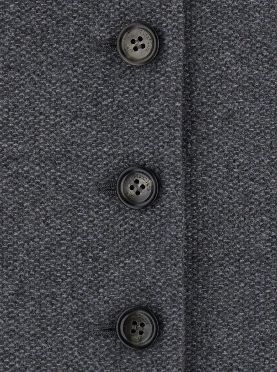 Sacou Jacket with an essential detail in gray fabric for unspecified gender - Img 3