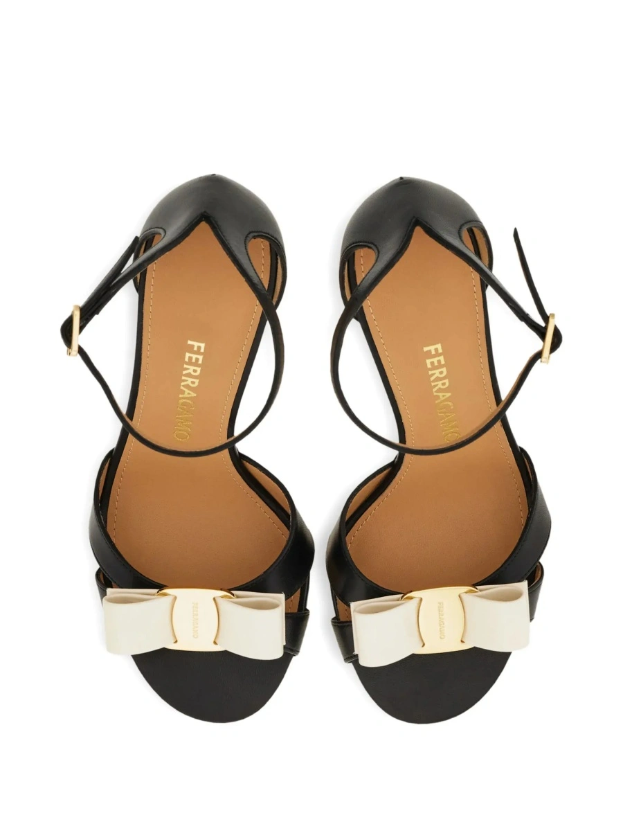 Sandale cu toc Ferragamo negre din piele - Img 7