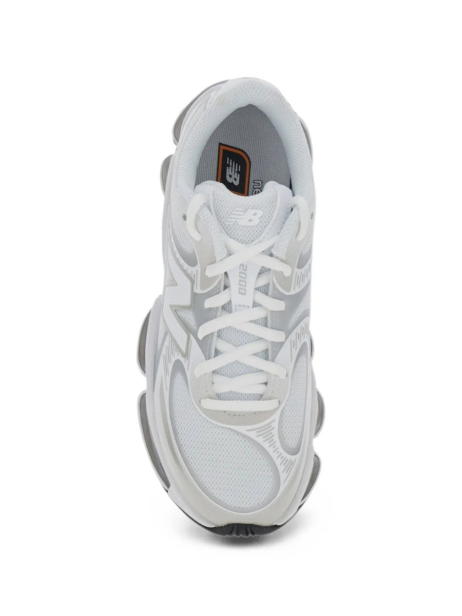 Sneakers New Balance albi din piele si material textil '2000' - Img 6