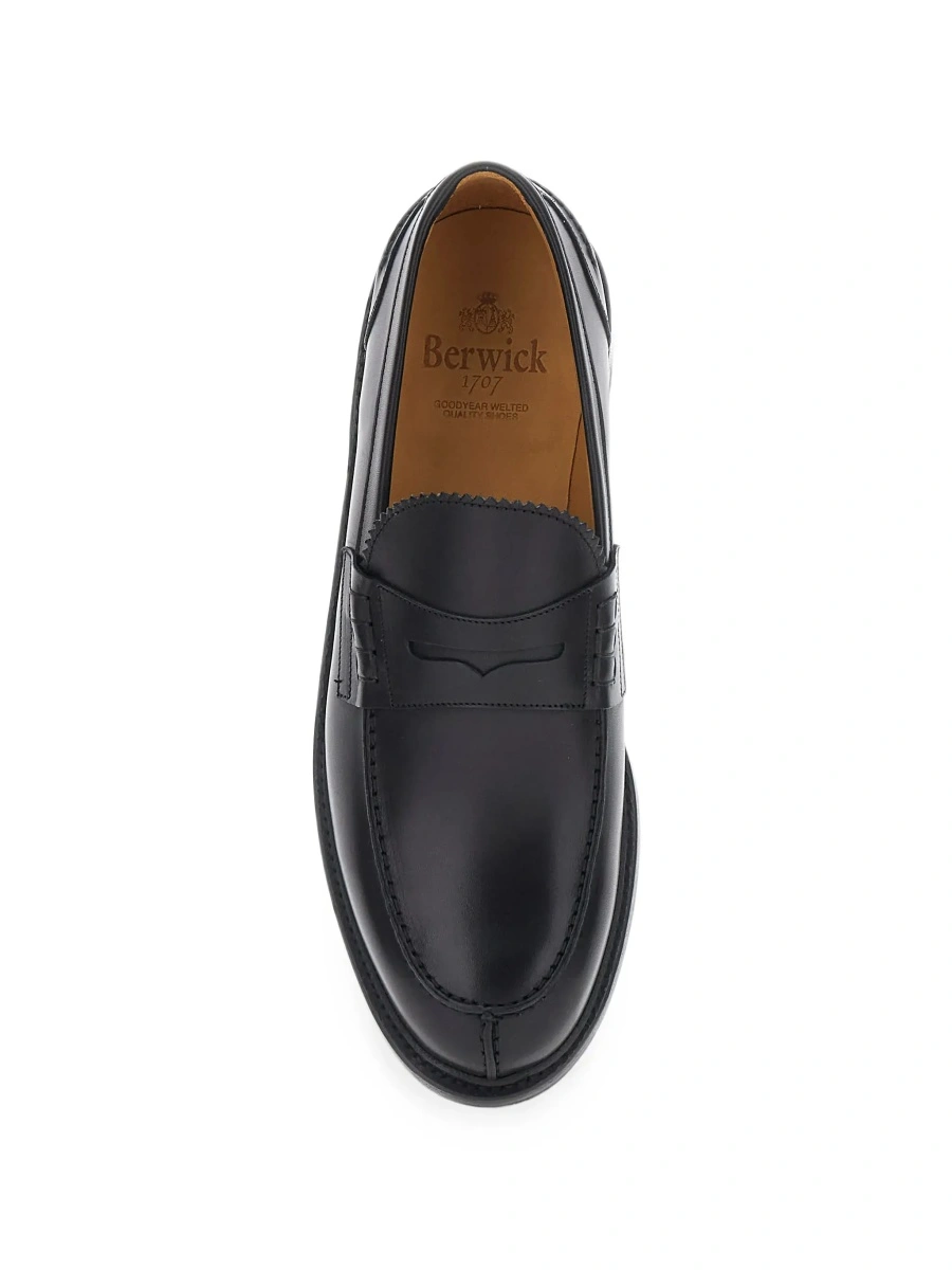Mocasini Black Loafers with Almond Toe in Leather for Men - Img 6