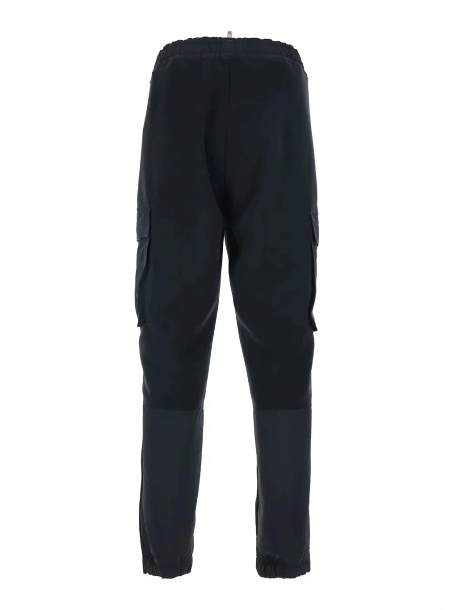 Pantaloni Black Pants with Side Logo Patch and Tech Fabric Inserts in Fleece Man - Img 2