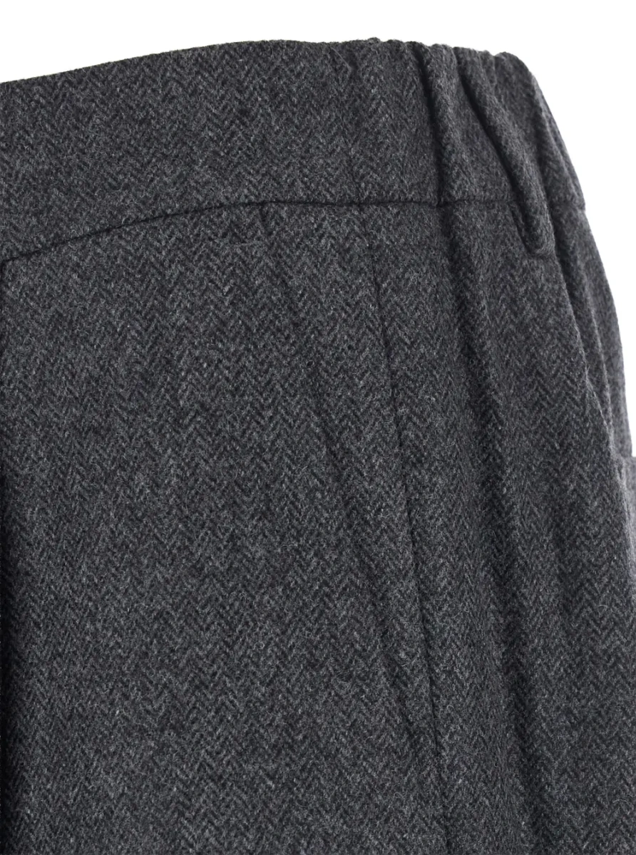Pantaloni Pleated Trousers with Wide Hem in Gray - Img 3