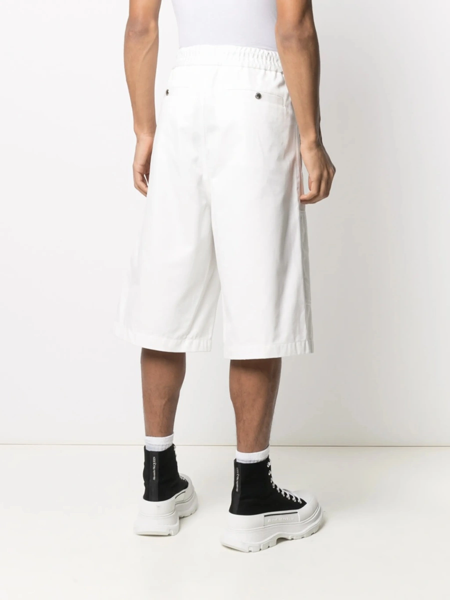 Pantaloni scurti Alexander McQueen albi din bumbac - Img 4