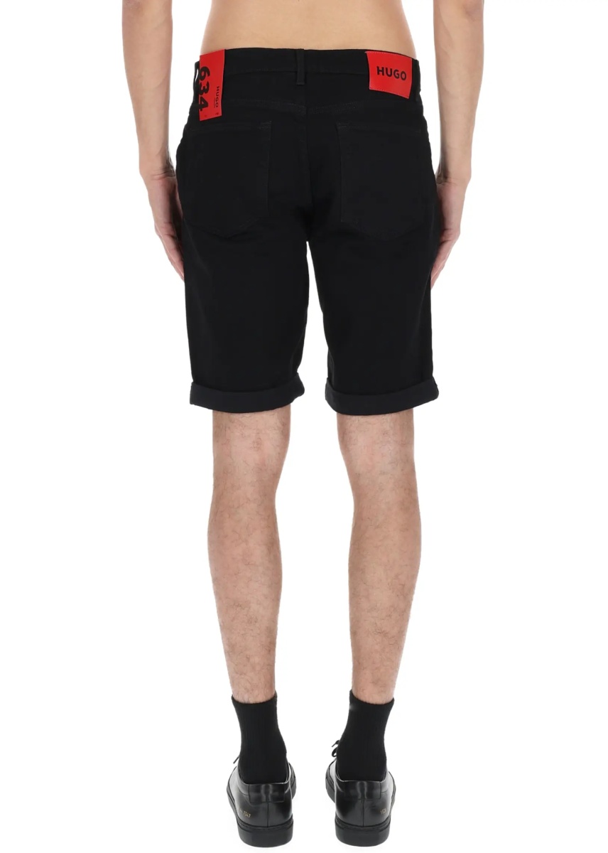 Pantaloni Shorts Con Patch Logo - Img 3