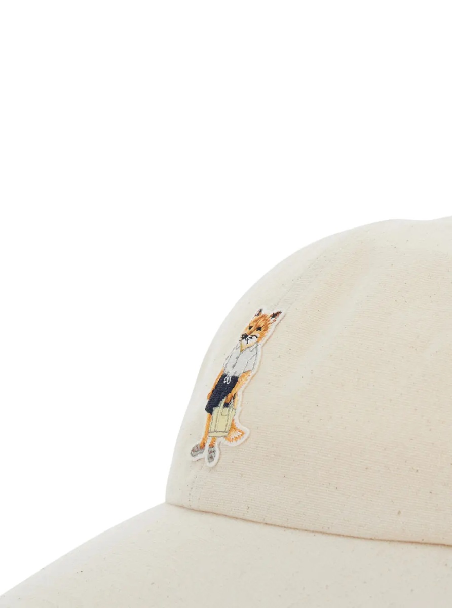 Sapca MAISON KITSUNÉ White Baseball Cap with Fox Head Patch on the Front and Logo Lettering on the Back in Cotton for Men - Img 3