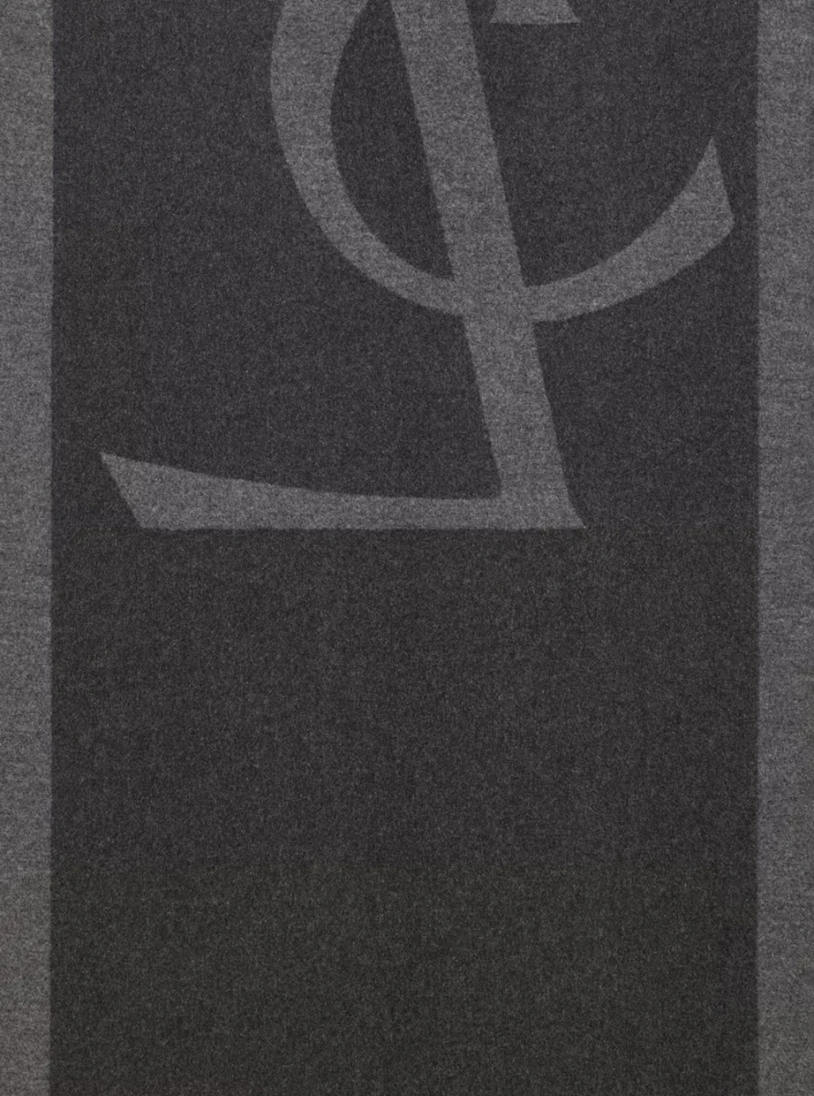 Esarfa Grey Scarf with Maxi Logo Lettering and Fringed Hem in Silk Woman - Img 3