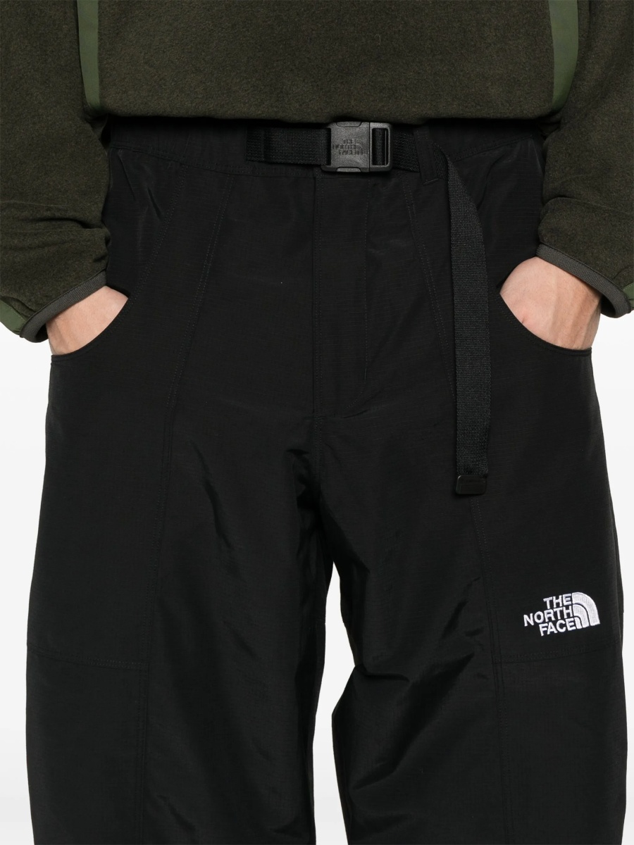 Pantaloni drepti The North Face negri din nylon si bumbac - Img 5