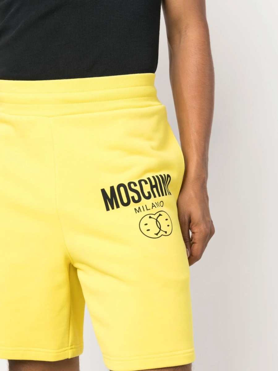 Pantaloni scurti Moschino galbeni - Img 5