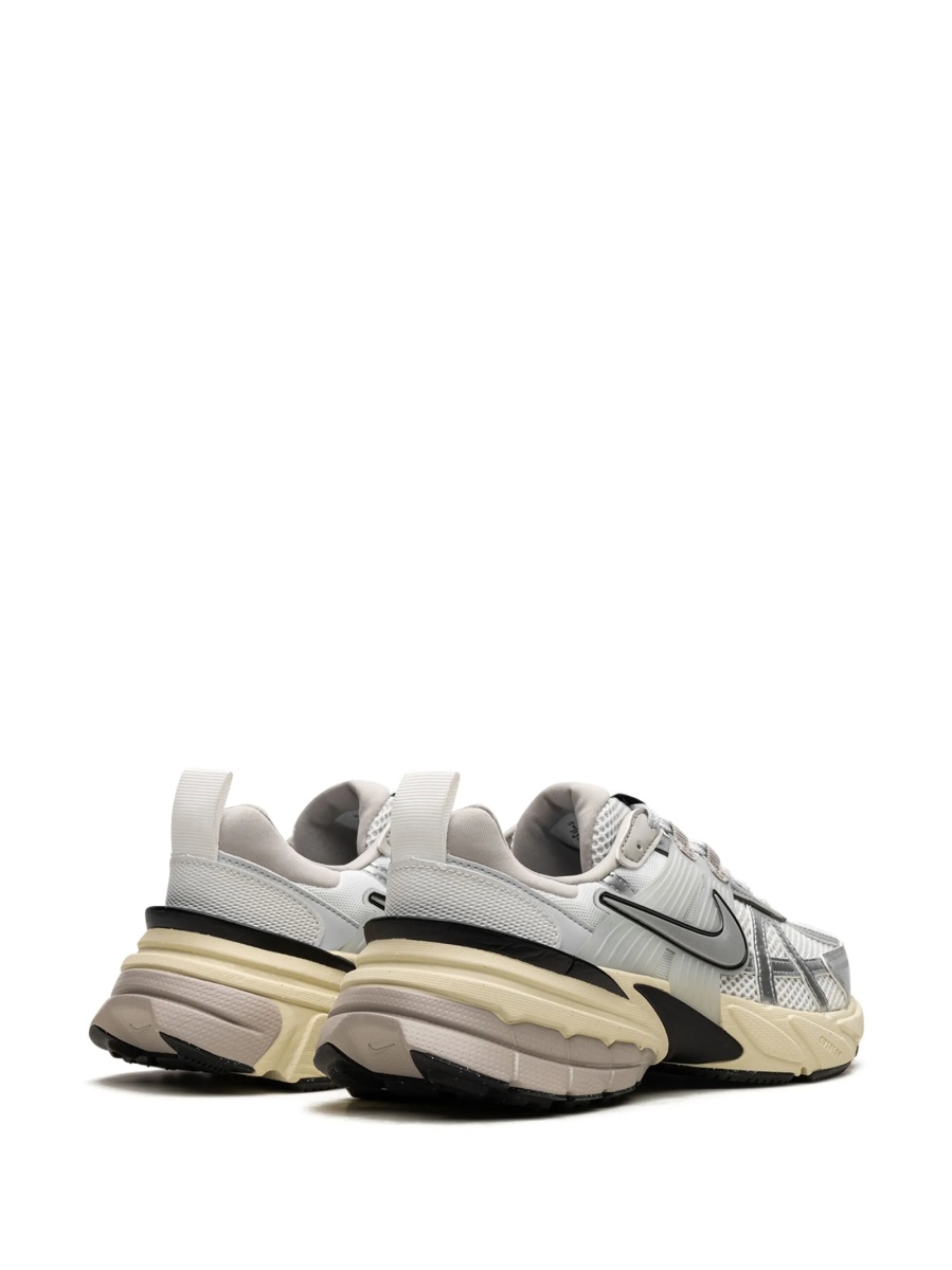 Sneakers Nike albi din material textil - Img 7