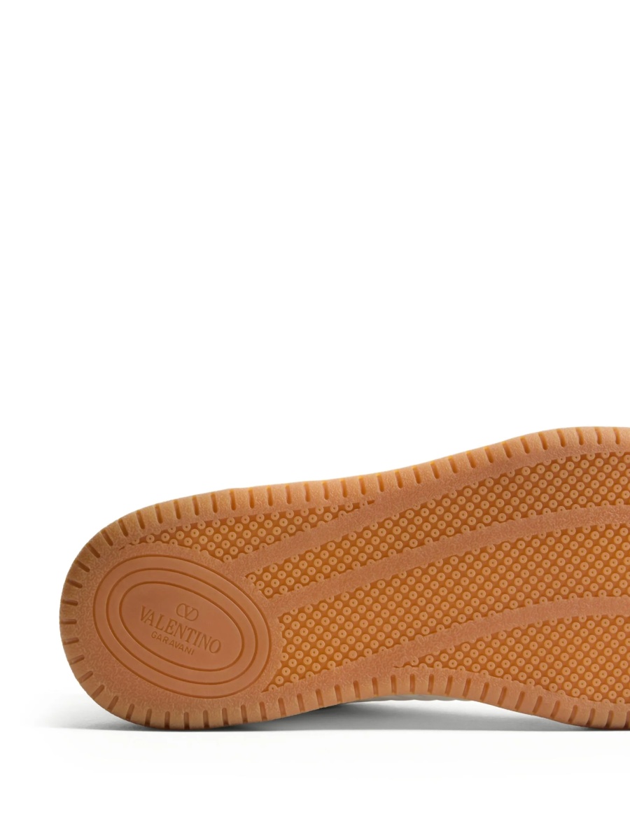 Sneakers Valentino Garavani albi din piele intoarsa si bos taurus - Img 5