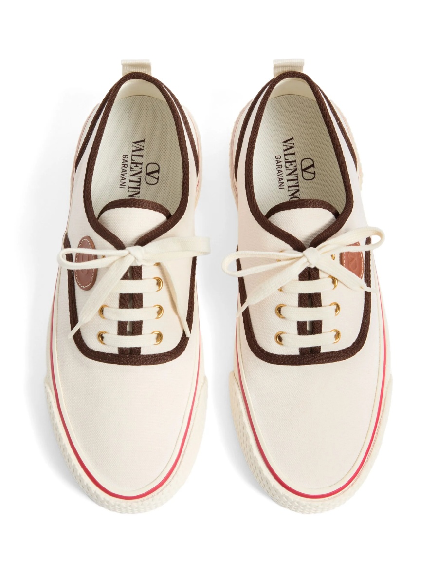 Sneakers Valentino Garavani albi din piele si vascoza - Img 4