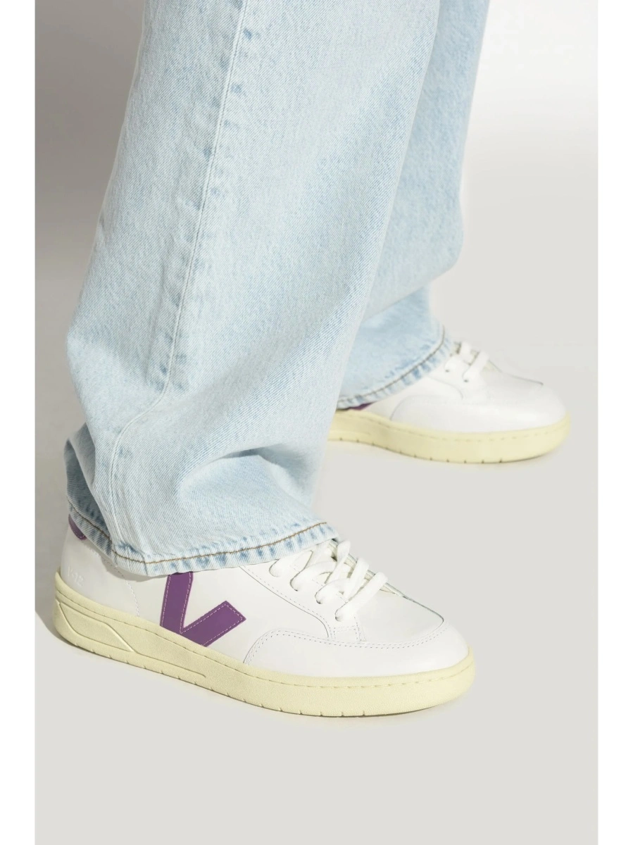 Sneakers VEJA albi din piele - Img 2