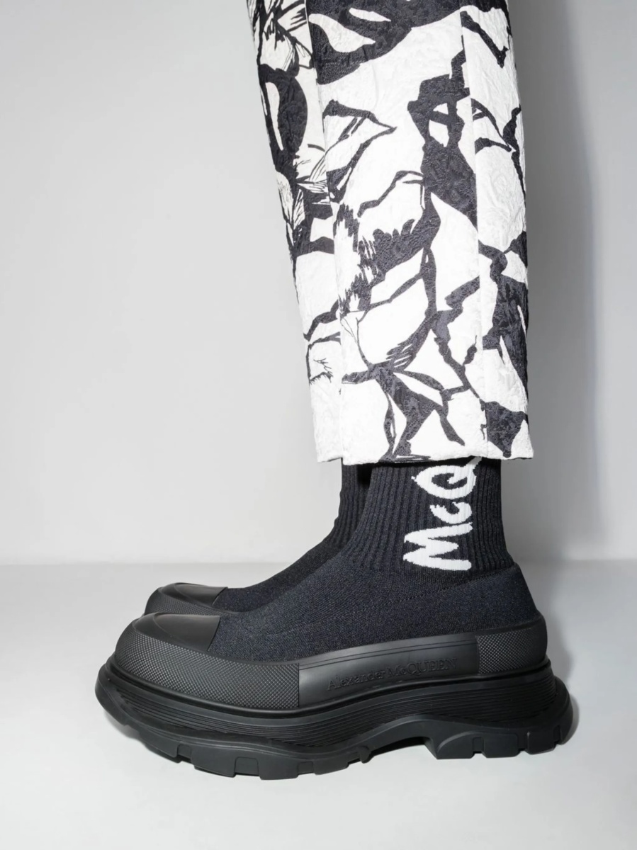 Bocanci Alexander McQueen negri din material textil - Img 3