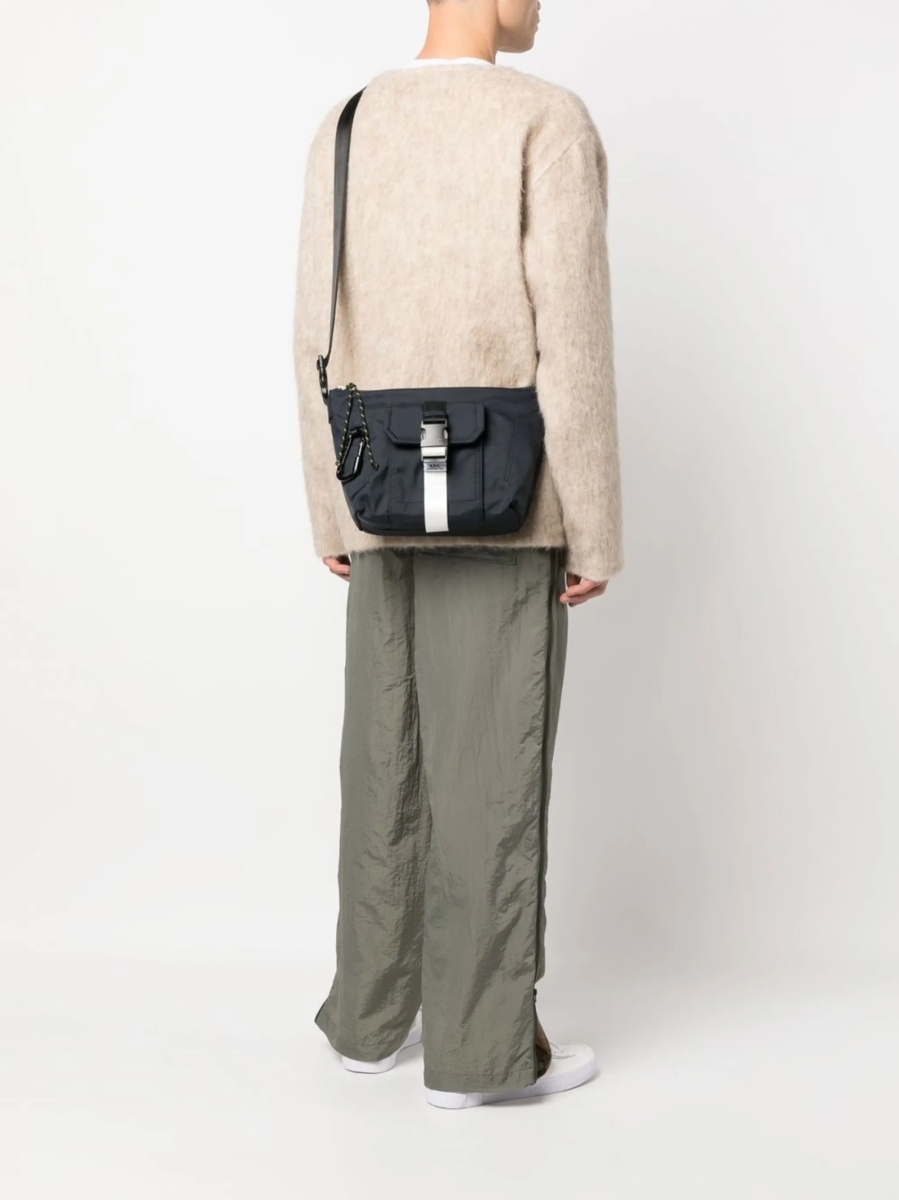 Geanta de umar A.P.C. albastra din nylon - Img 2
