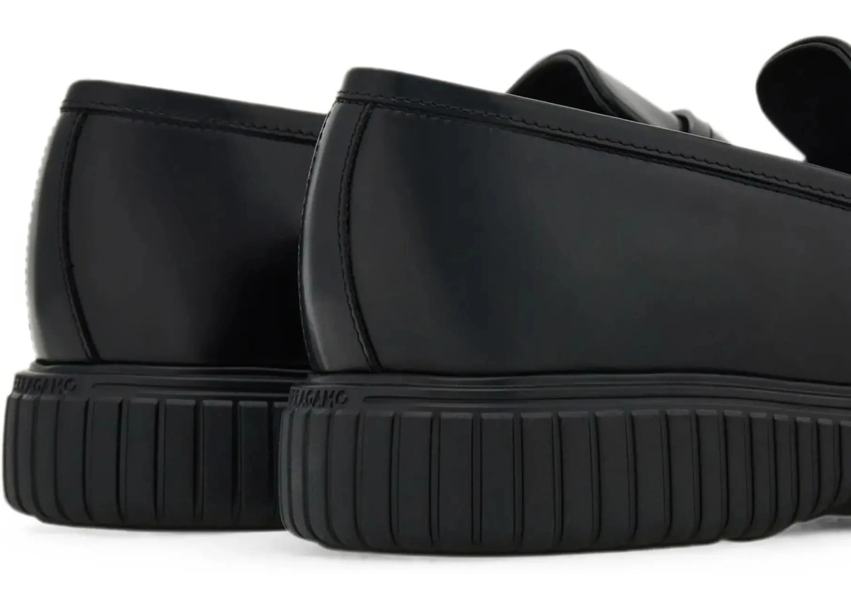 Mocasini Ferragamo negri din piele - Img 8